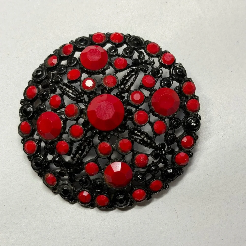 Vintage Black Japanned Style Brooch Matte Red Rhinestones Dark Romantic Pin